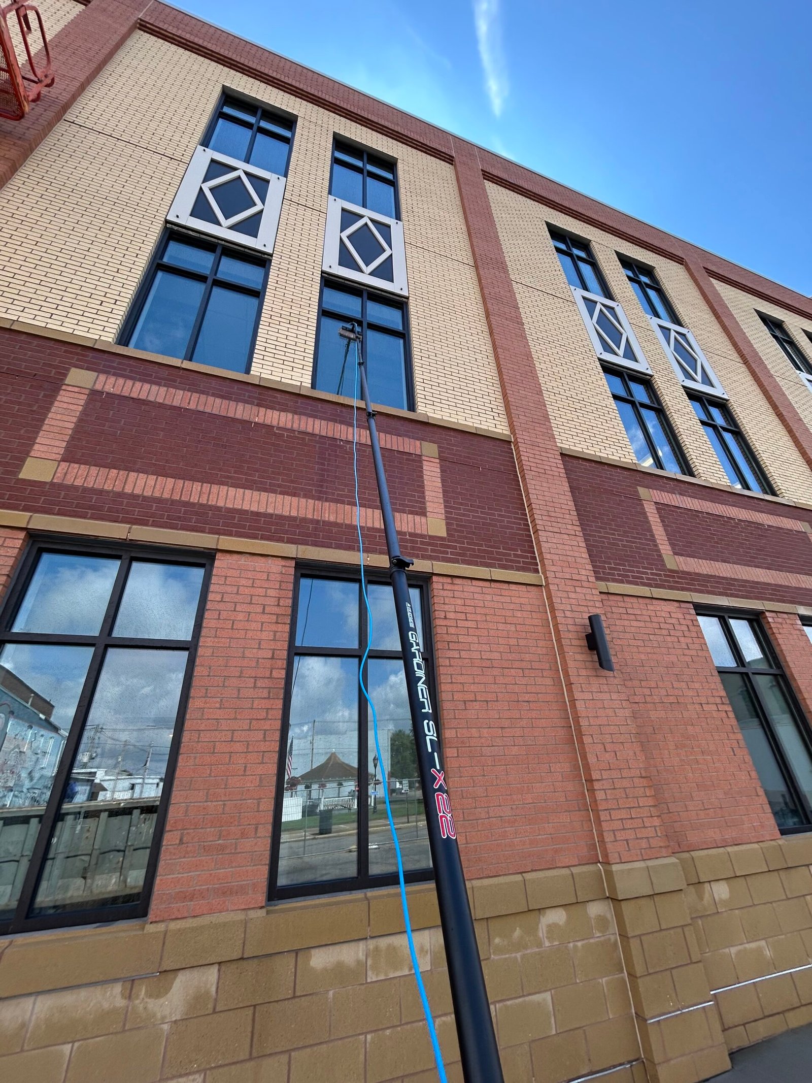 Cleaning with waterfed pole